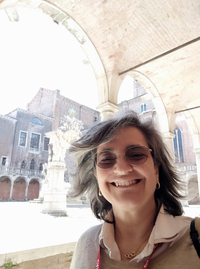 Ritratto di Stefania SAviane, docente della Scuola di APD